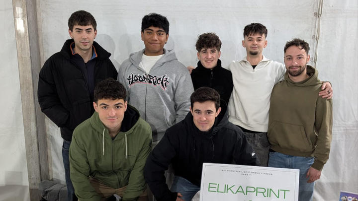 50 ALUMNAS Y ALUMNOS DE CEBANC JUNTO A SUS DOCENTES EXPONEN SUS IDEAS EMPRENDEDORAS EN LA FERIA IKASENPRESA EN EIBAR